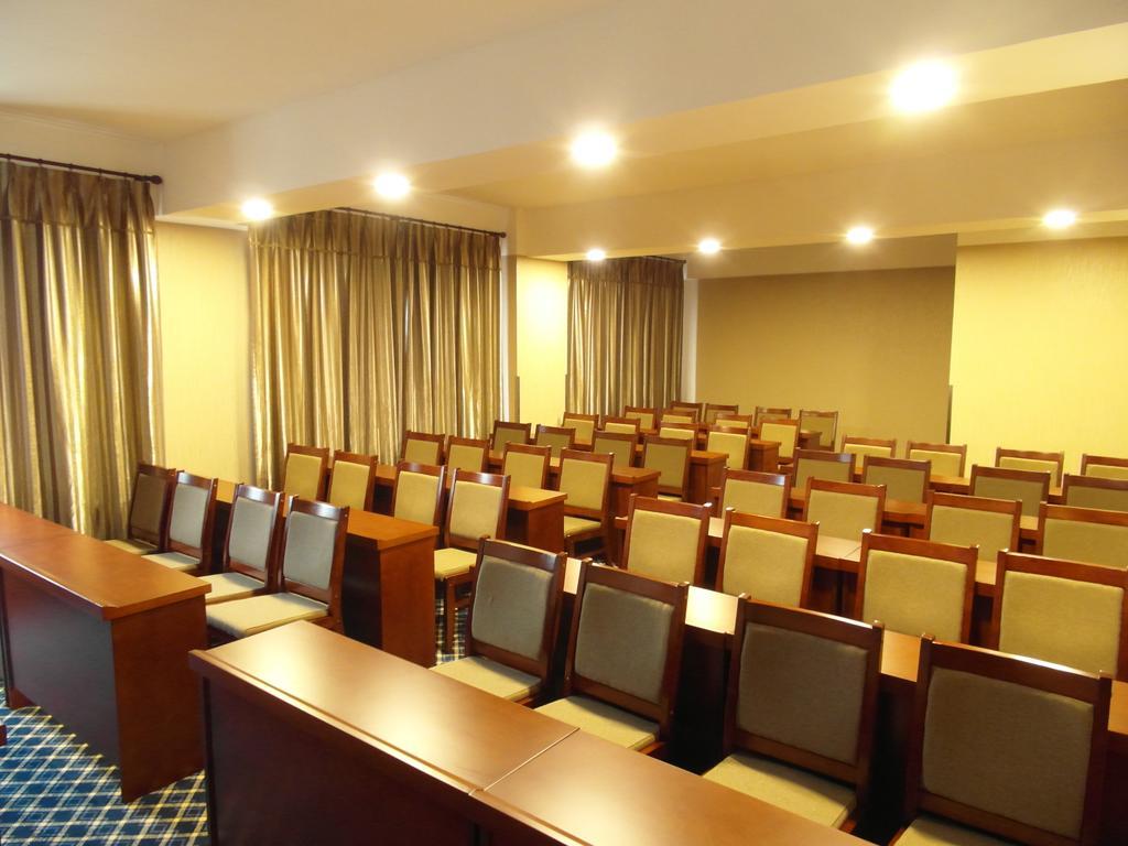 Tianjin Jinma Hotel Экстерьер фото